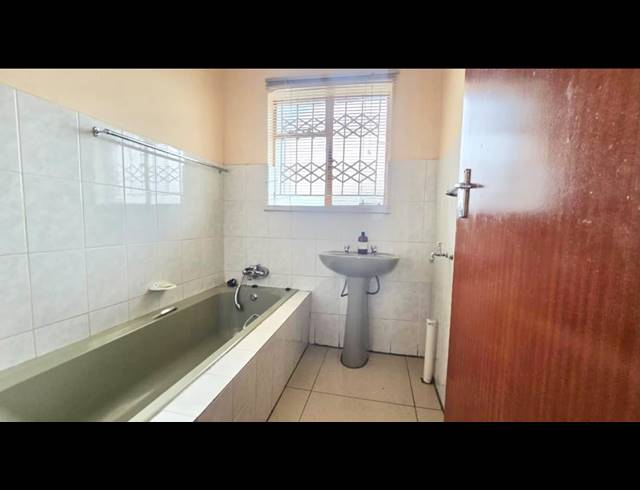 3 BEDROOM HOUSE FOR SALE IN SESHEGO